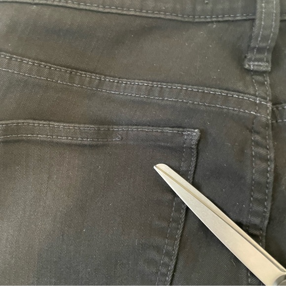 MADEWELL 9” High Rise Crop Raw Hem Black Skinny Jeans, size 28 - Picture 9 of 9